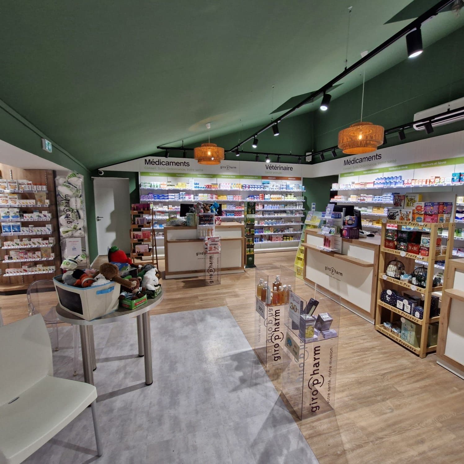 Réalisation G2B - Pharmacie Victor Hugo à Thouars